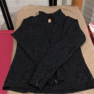 Black/gray print Lucy long sleeve sweater size S